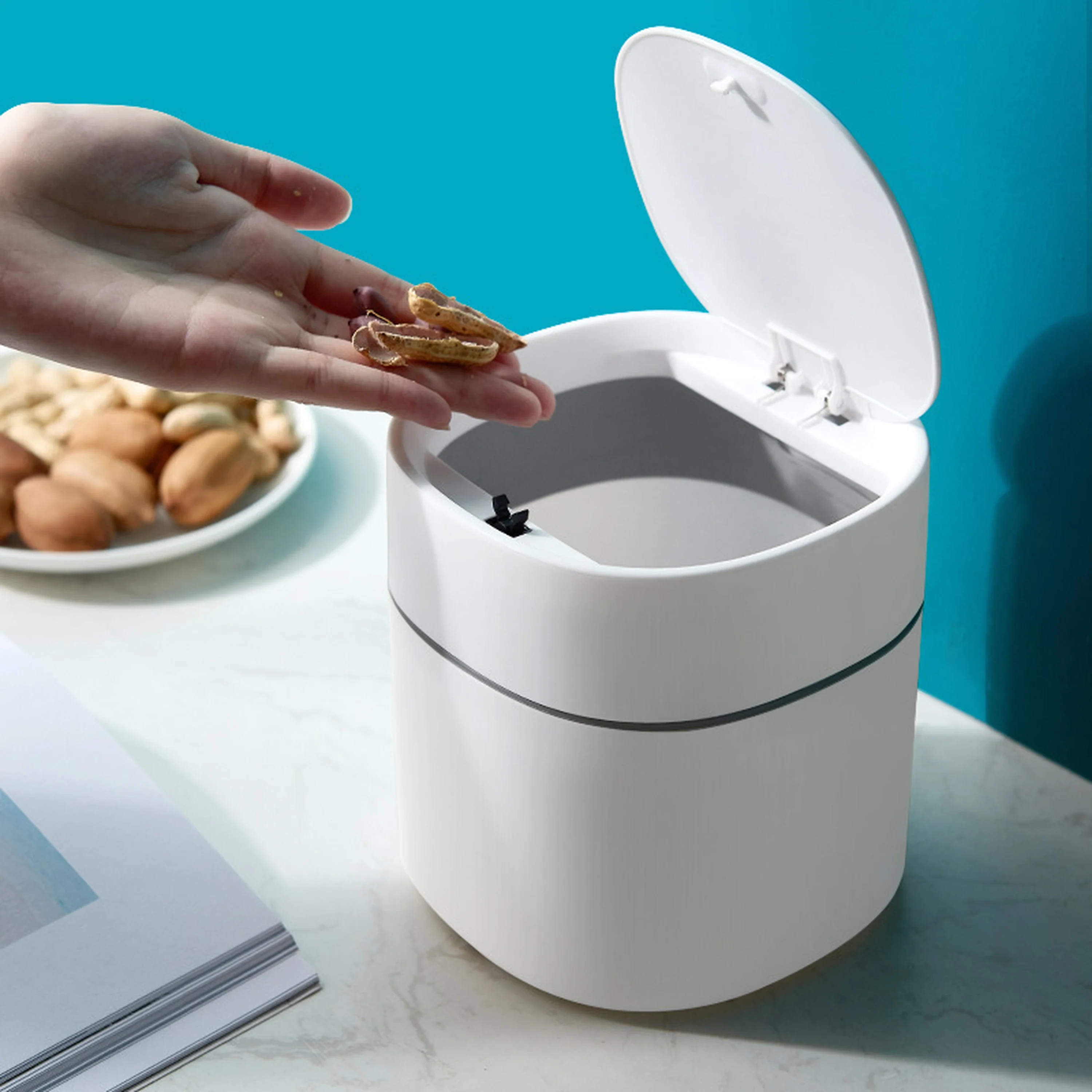 Cubo de Basura 13.5*13.5*6.5cm de Plástico Blanco