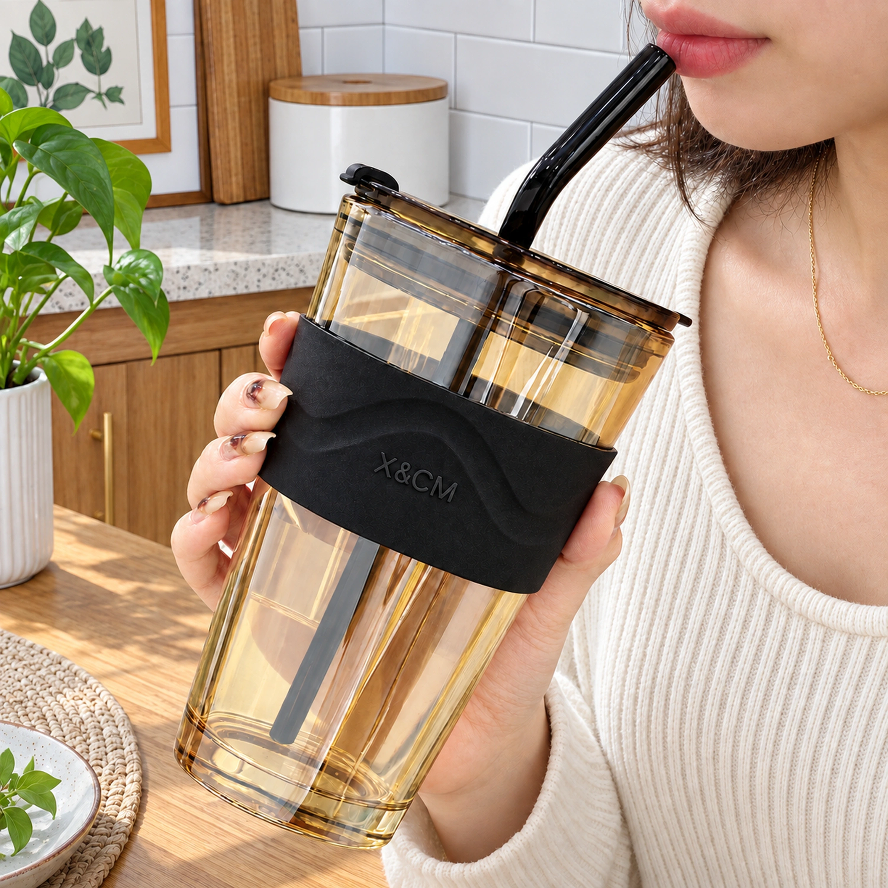 Vaso de Vidrio con Popote Gris para el Hogar image 1